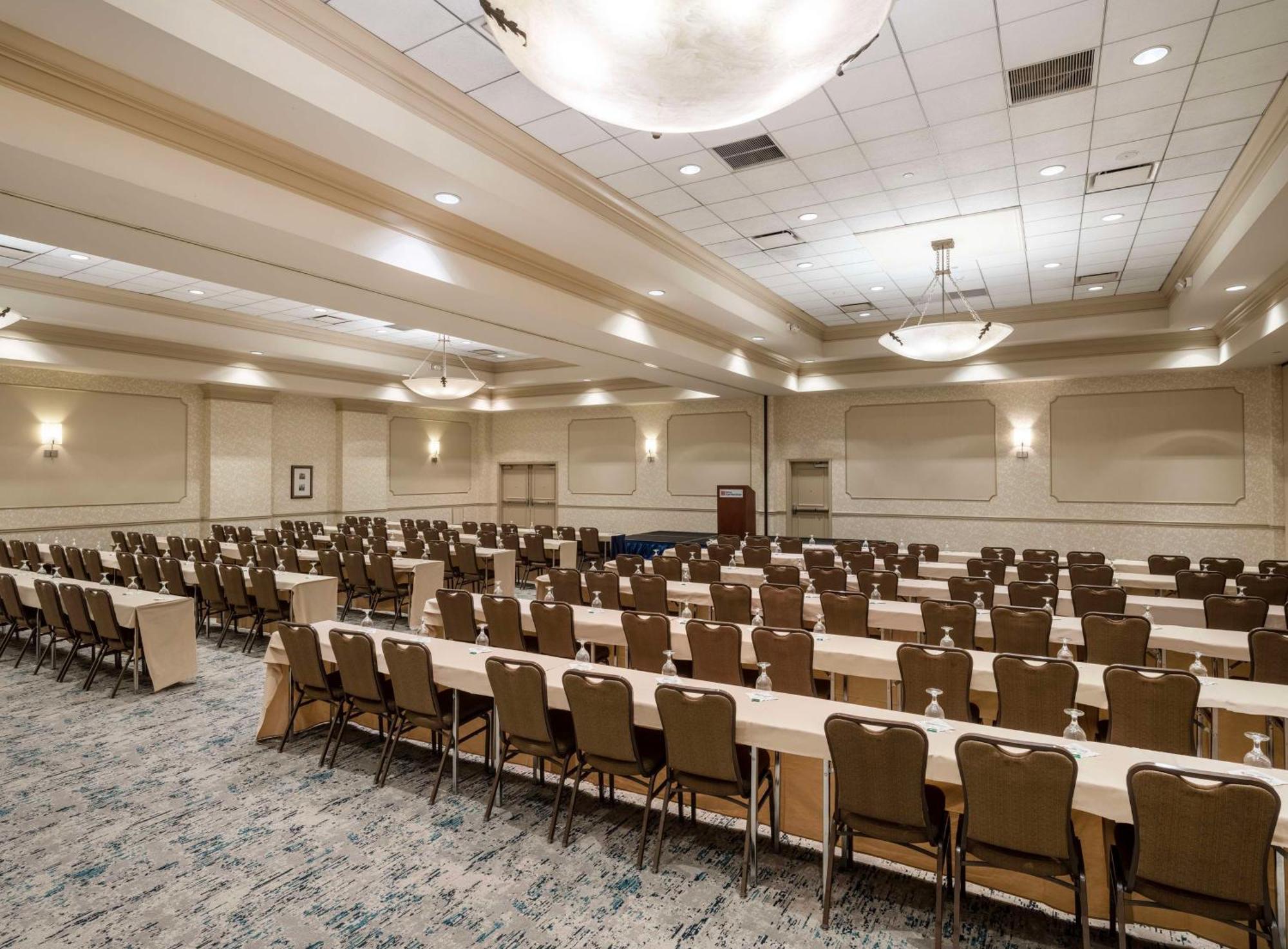 Hilton Garden Inn Cleveland/Twinsburg Екстериор снимка